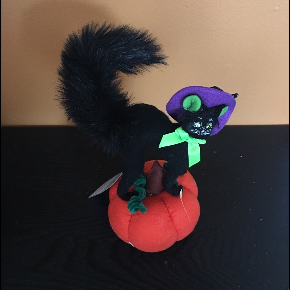 Annalee 2012 Black Cat on Pumpkin NWT